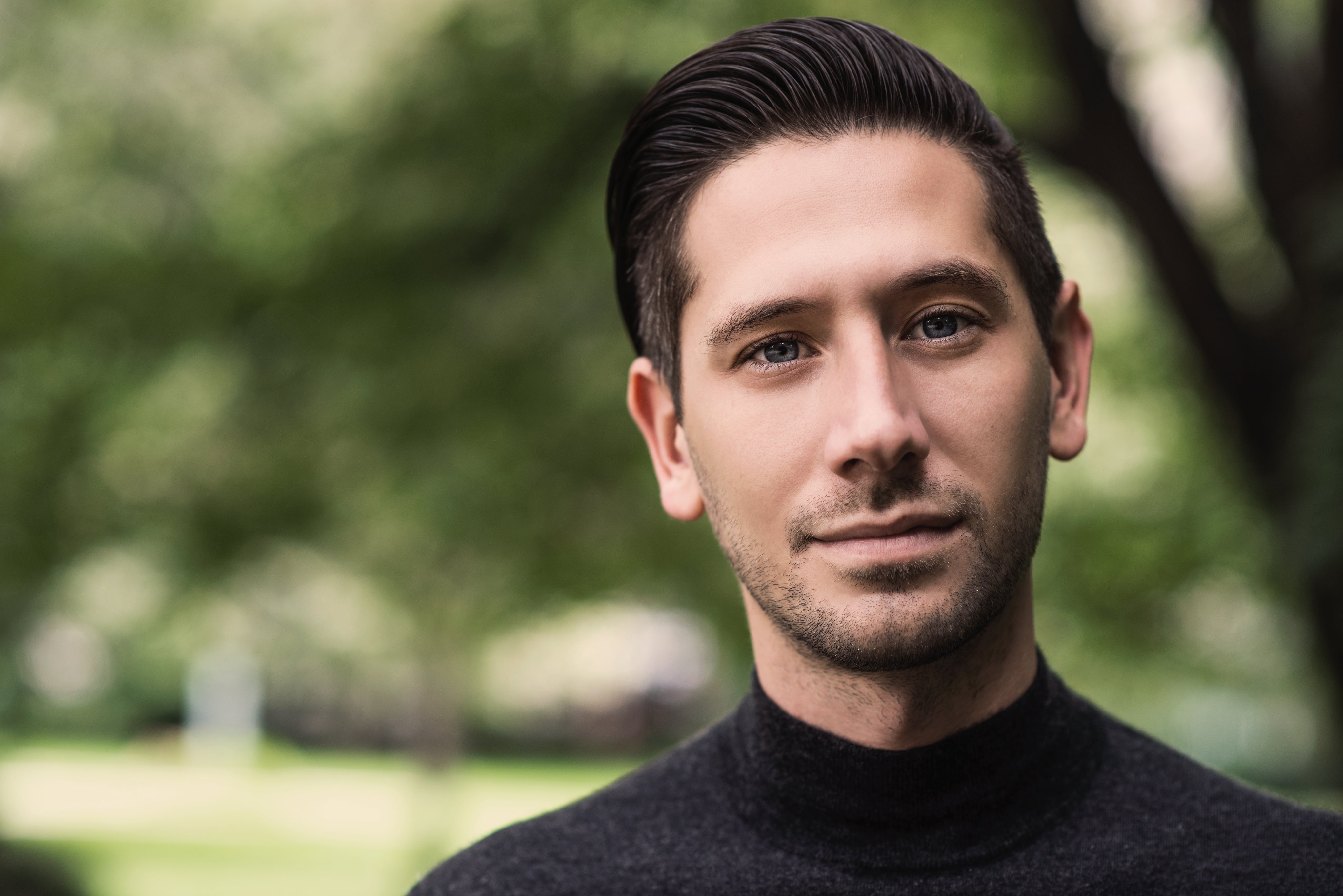 Mason Holloway – Outdoor Survival Equipment Specialist [stars]